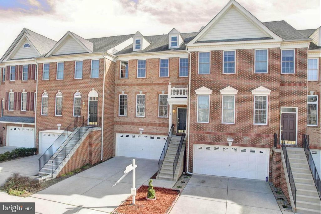 Photo of 25382 Whippoorwill Terrace, CHANTILLY, VA 20152 (MLS # VALO2111844)