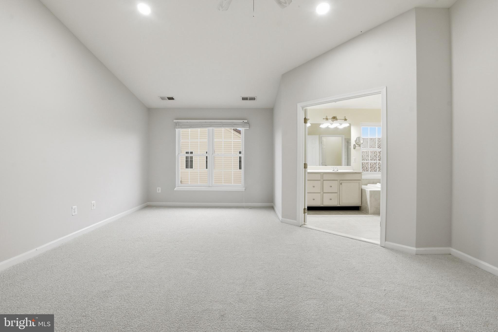 SOUTH RIDING - Residential