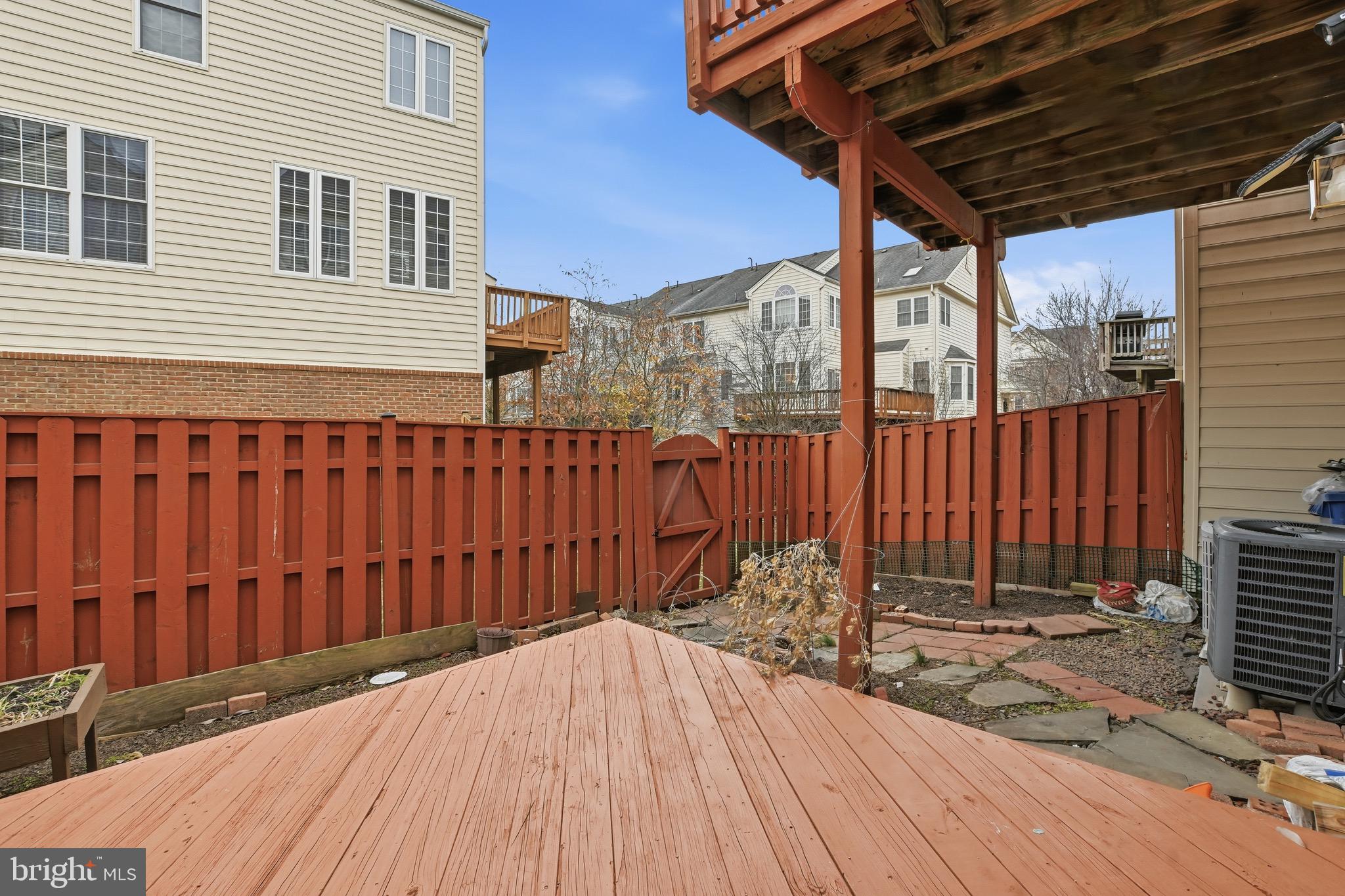 SOUTH RIDING - Residential