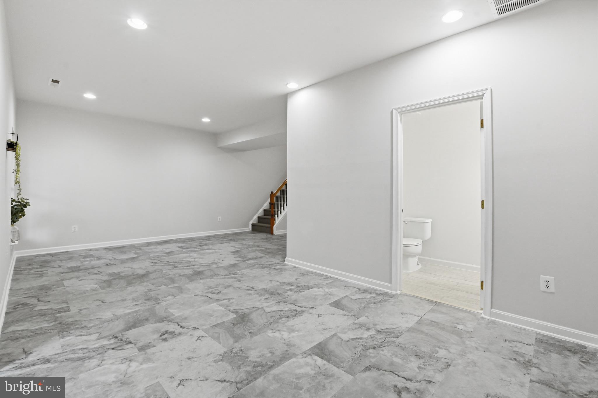 SOUTH RIDING - Residential