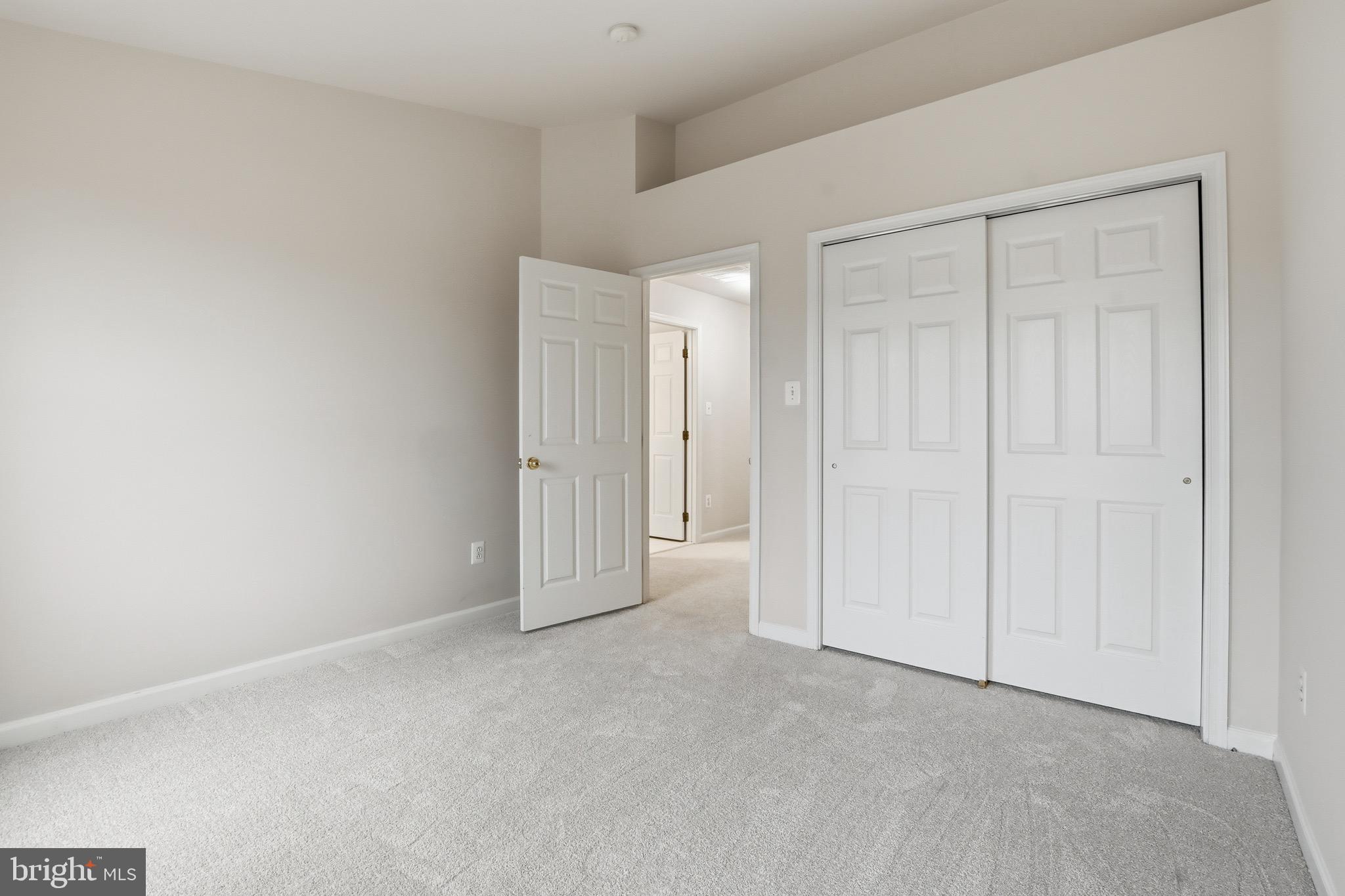 SOUTH RIDING - Residential