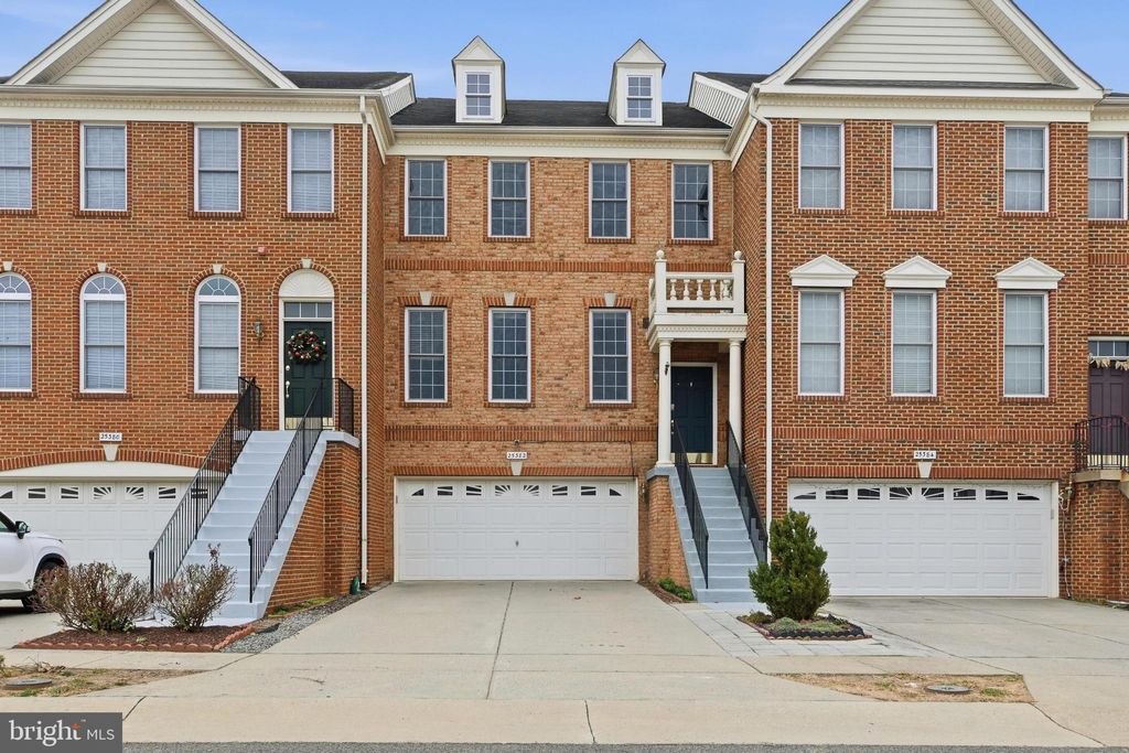 Photo of 25382 Whippoorwill Terrace, CHANTILLY, VA 20152 (MLS # VALO2111844)