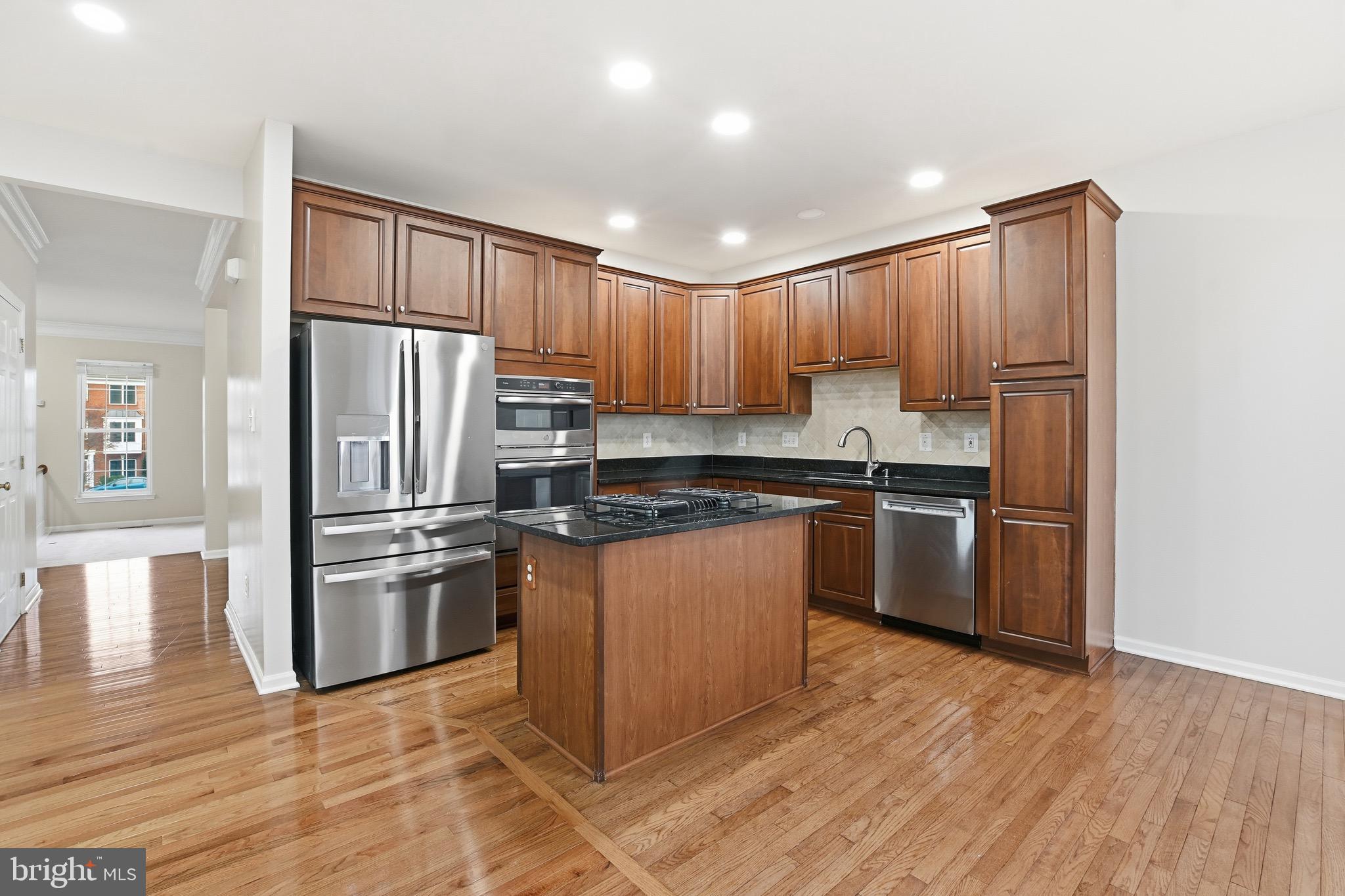 SOUTH RIDING - Residential