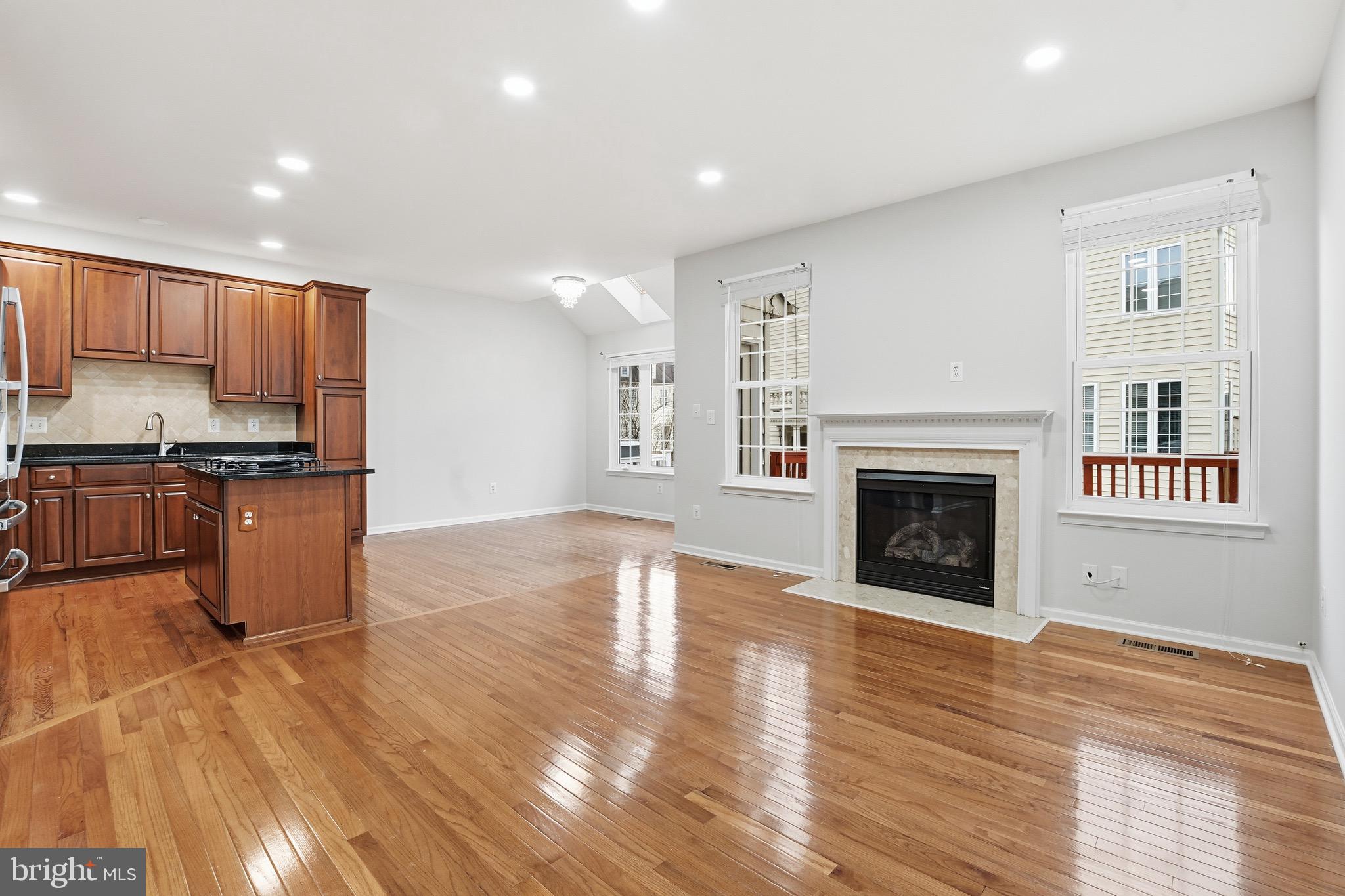 SOUTH RIDING - Residential