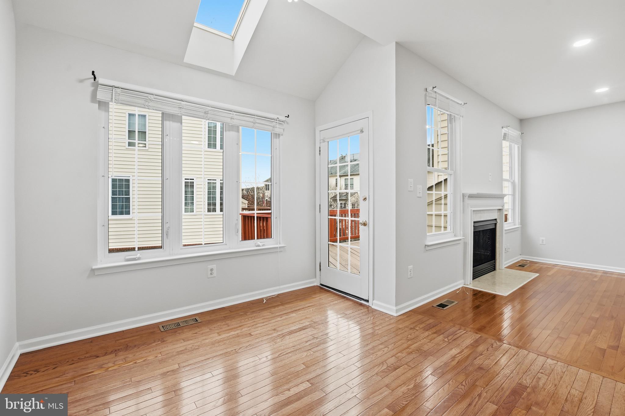 SOUTH RIDING - Residential