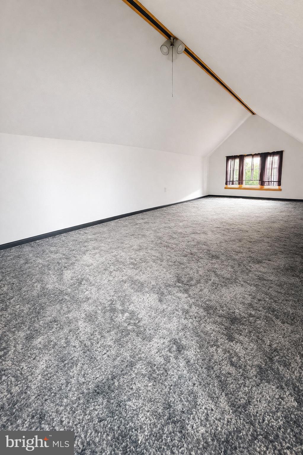 WEST SIDE - Residential