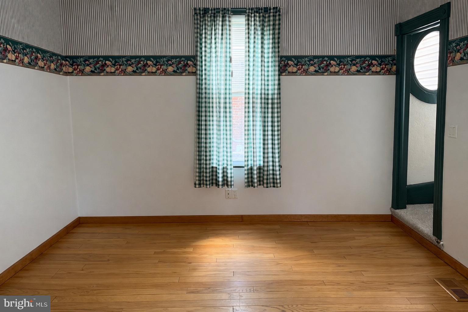 WEST SIDE - Residential