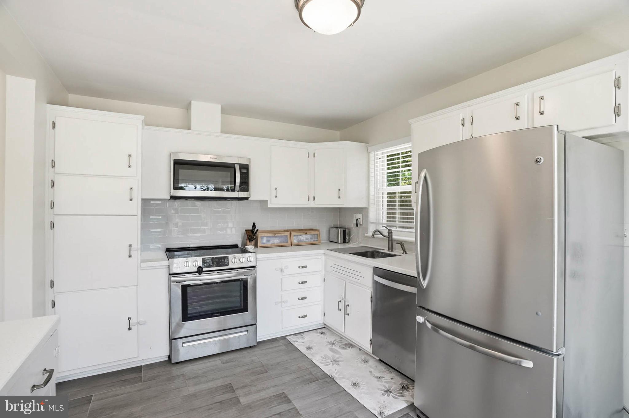 GARRETT PARK ESTATES - Residential
