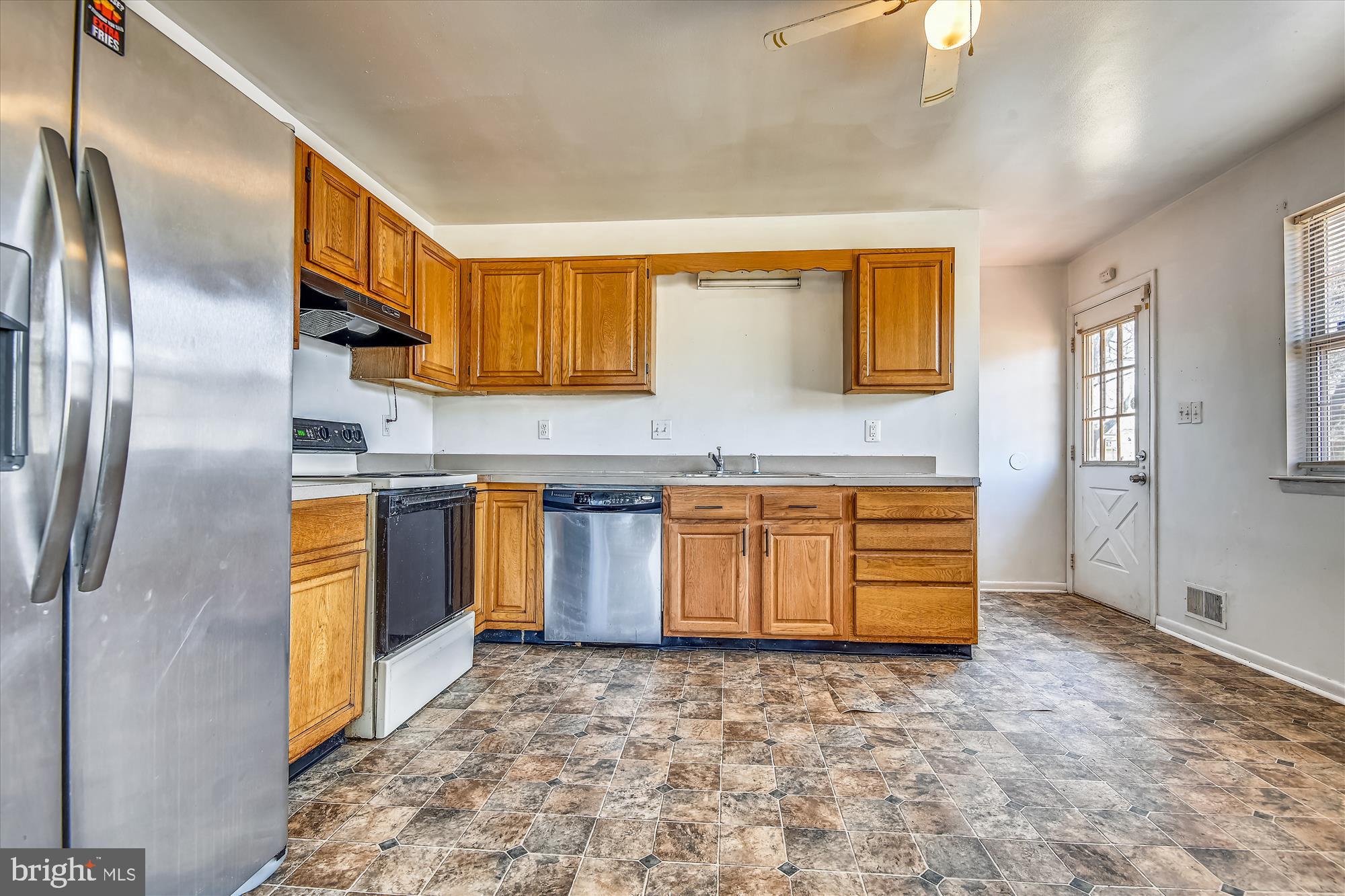 CATONSVILLE MANOR - Residential