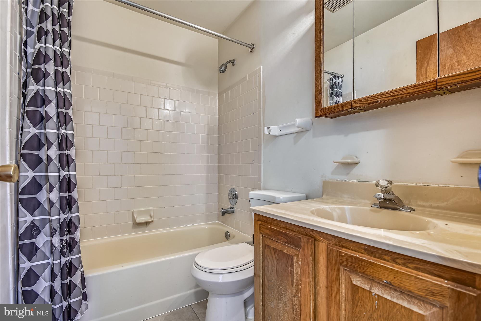 CATONSVILLE MANOR - Residential