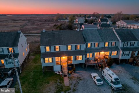 Townhouse For Sale - 48 Wyatt St<br/> FREDERICA, DE 19946