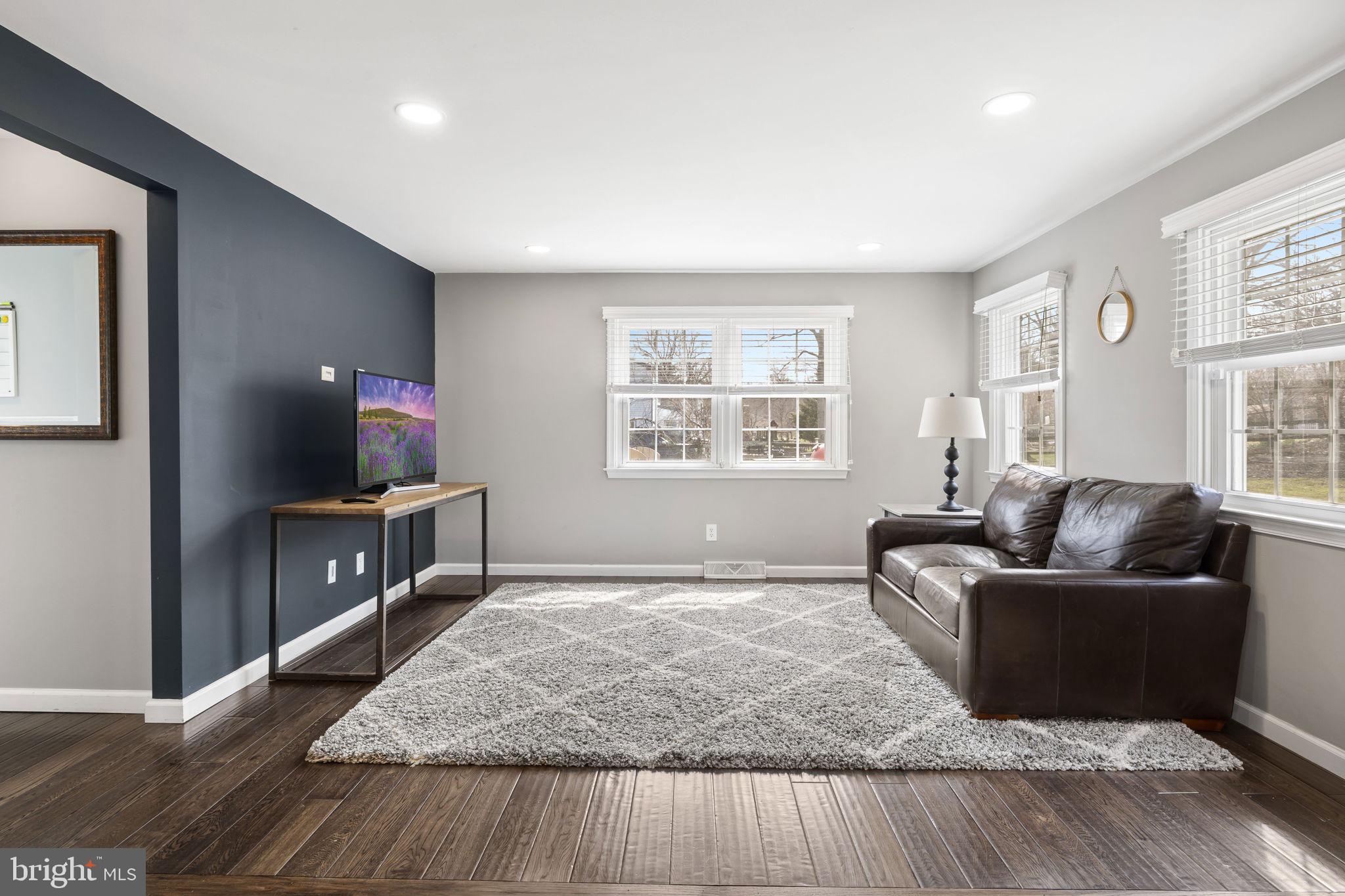 CREEKSIDE AT BLUE BELL - Residential