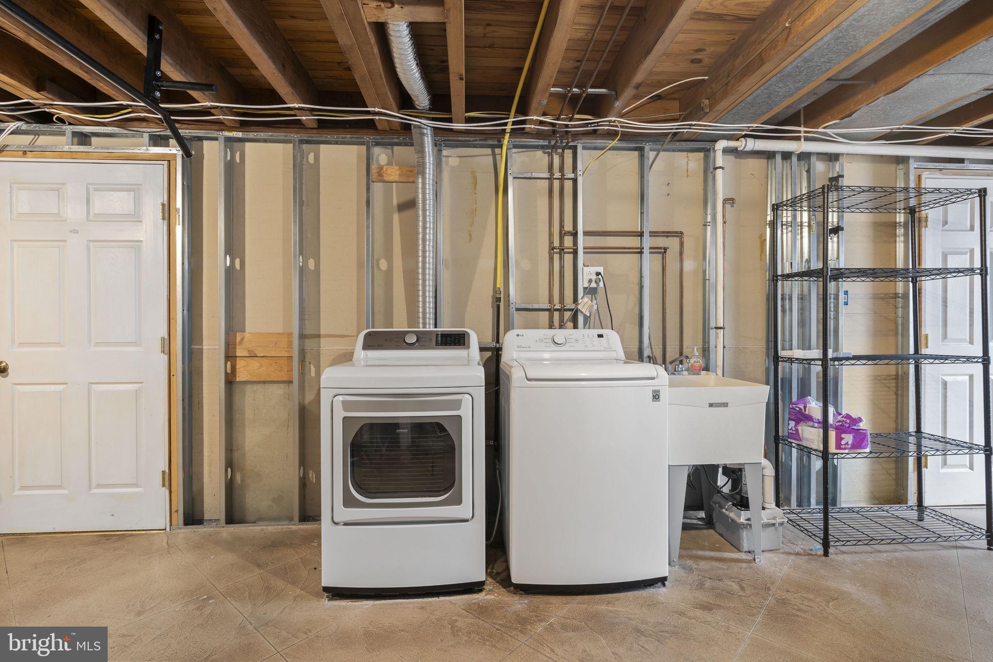 CREEKSIDE AT BLUE BELL - Residential