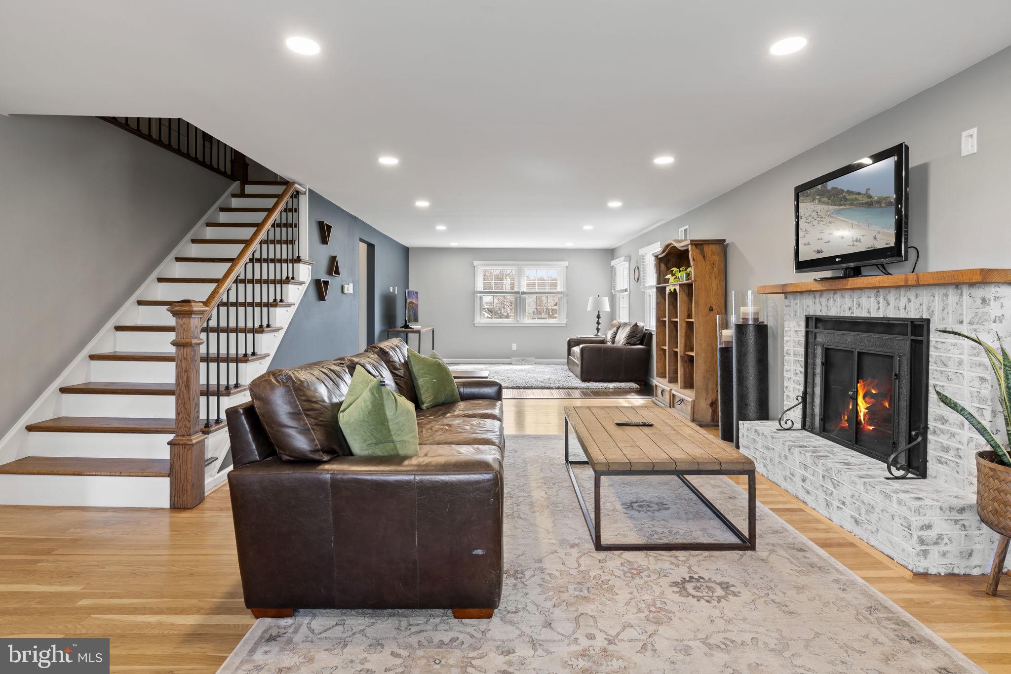 CREEKSIDE AT BLUE BELL - Residential