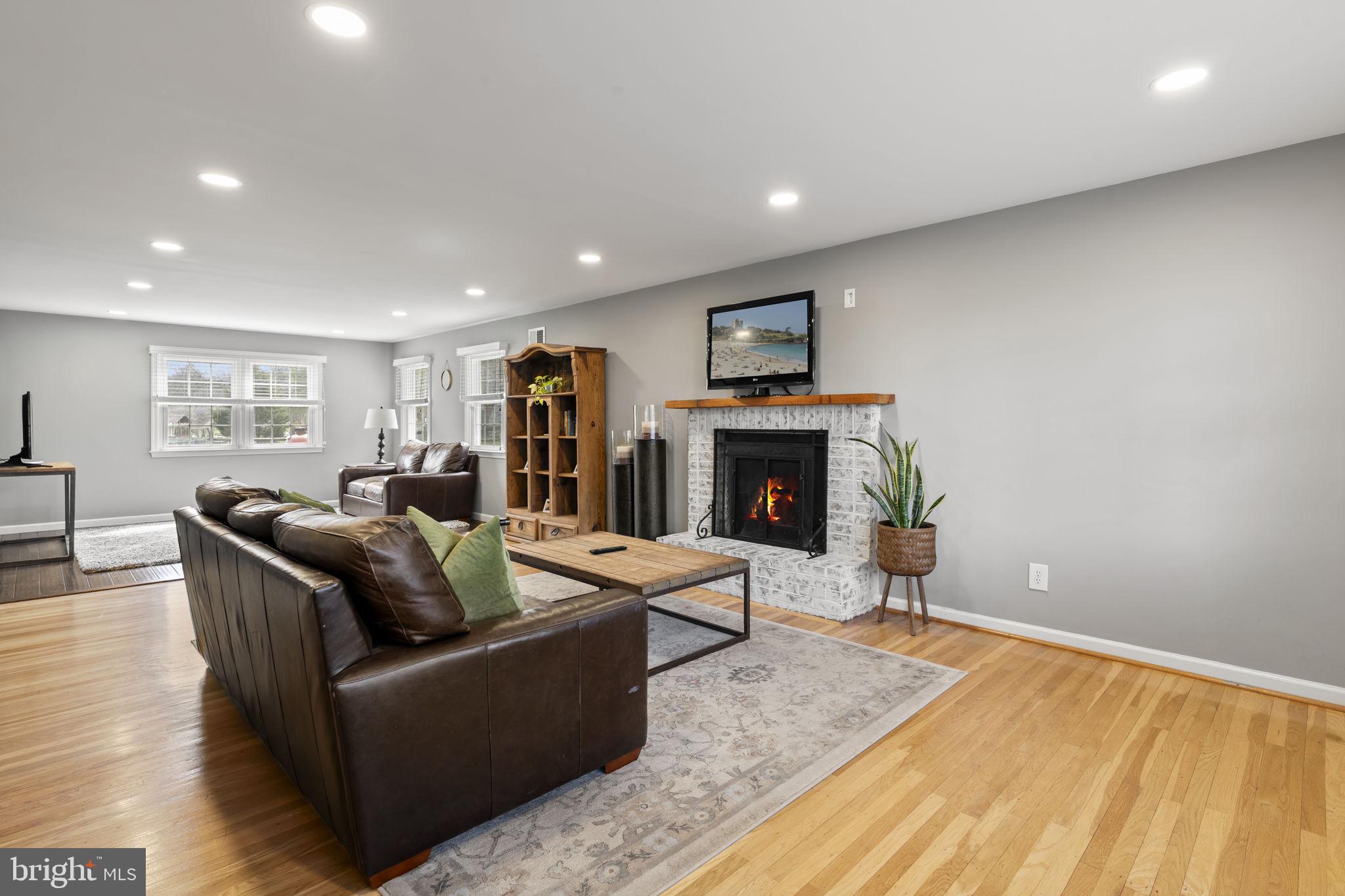 CREEKSIDE AT BLUE BELL - Residential