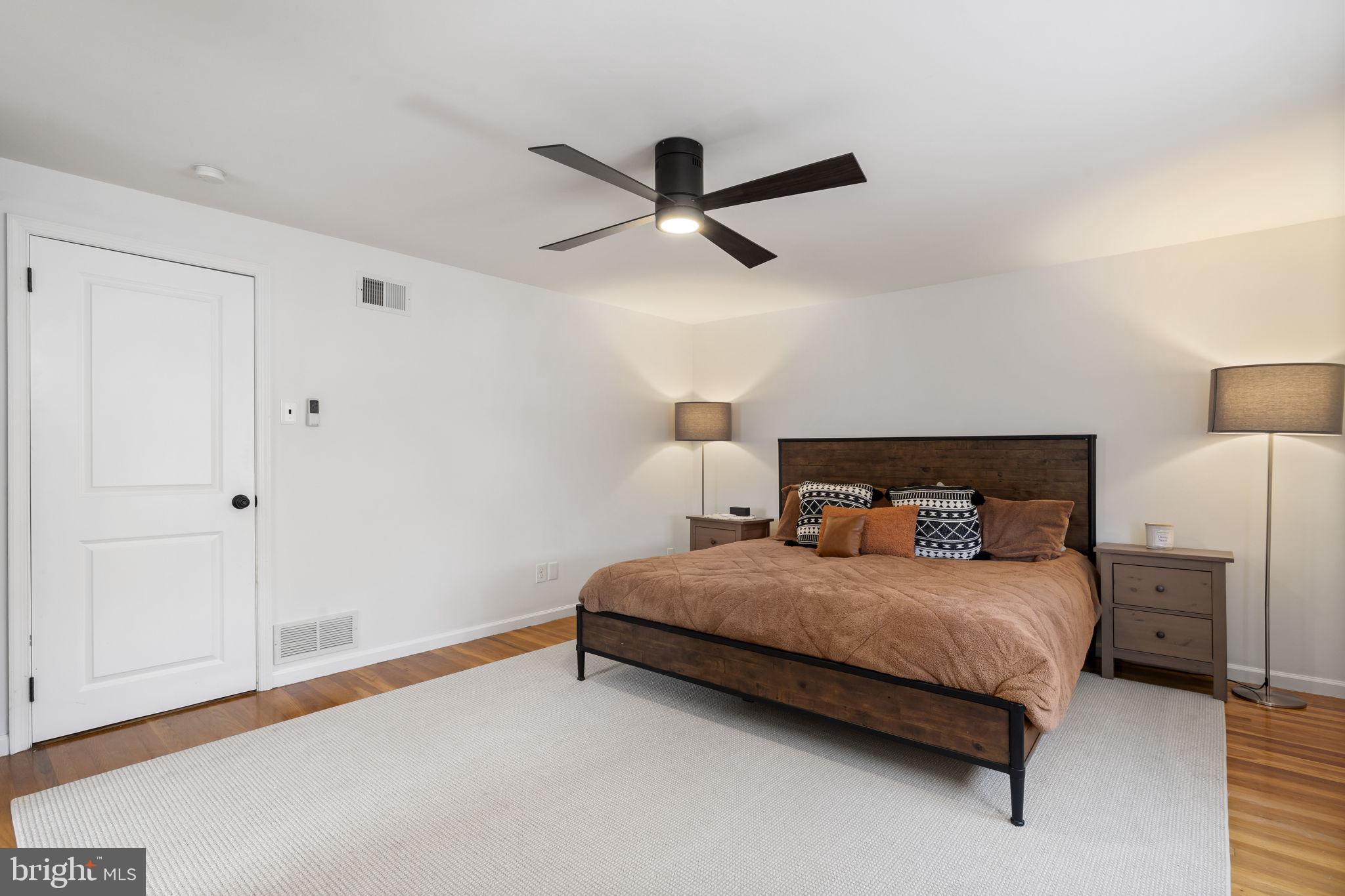 CREEKSIDE AT BLUE BELL - Residential