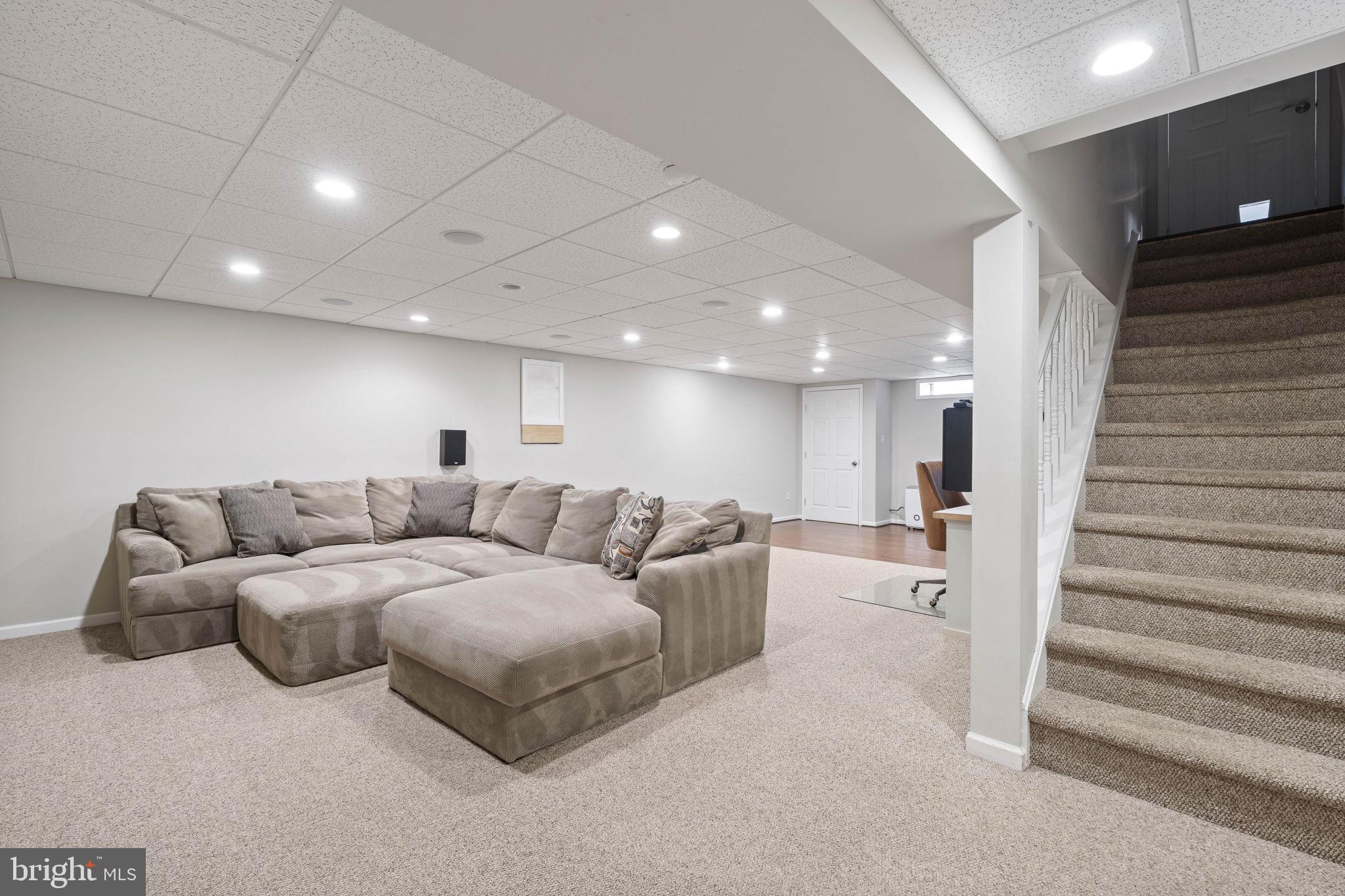 CREEKSIDE AT BLUE BELL - Residential