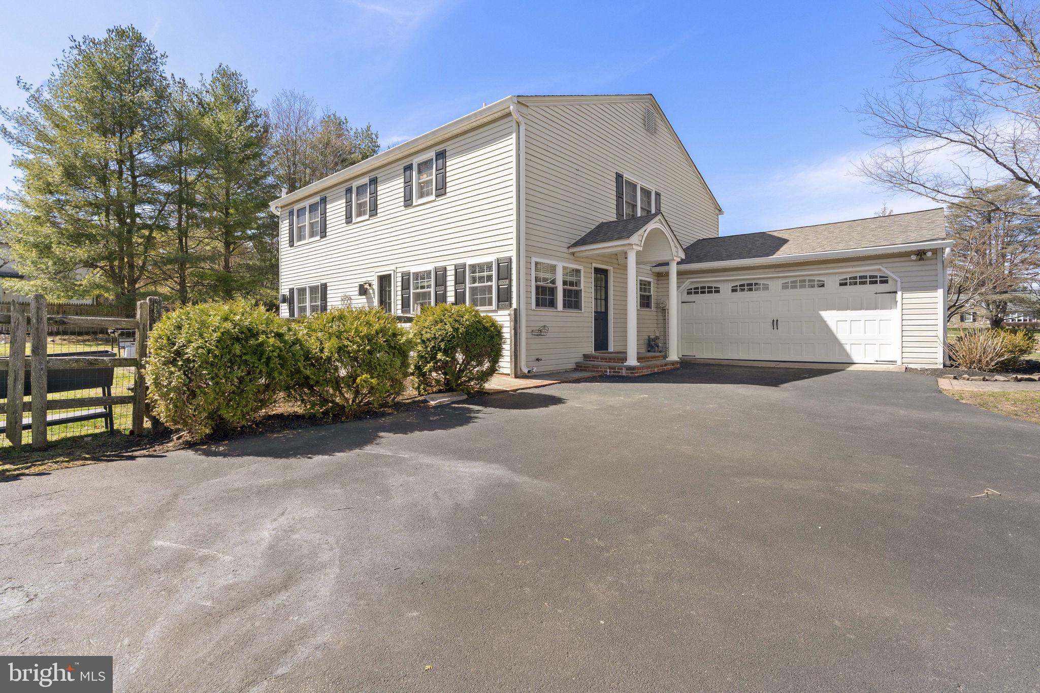 CREEKSIDE AT BLUE BELL - Residential