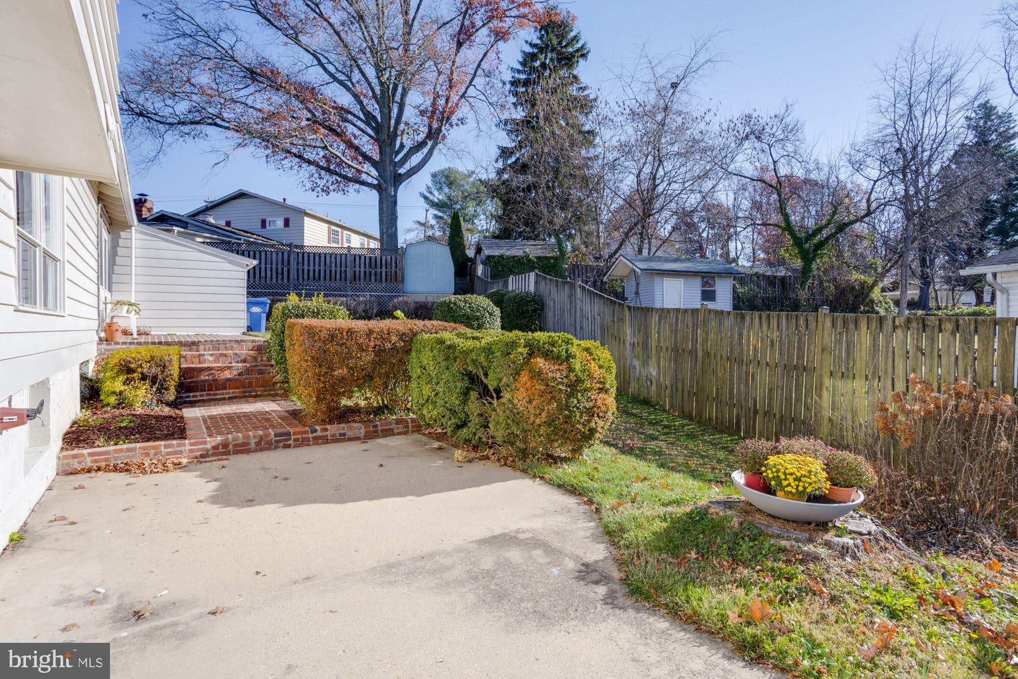 CANTERBURY WOODS - Residential