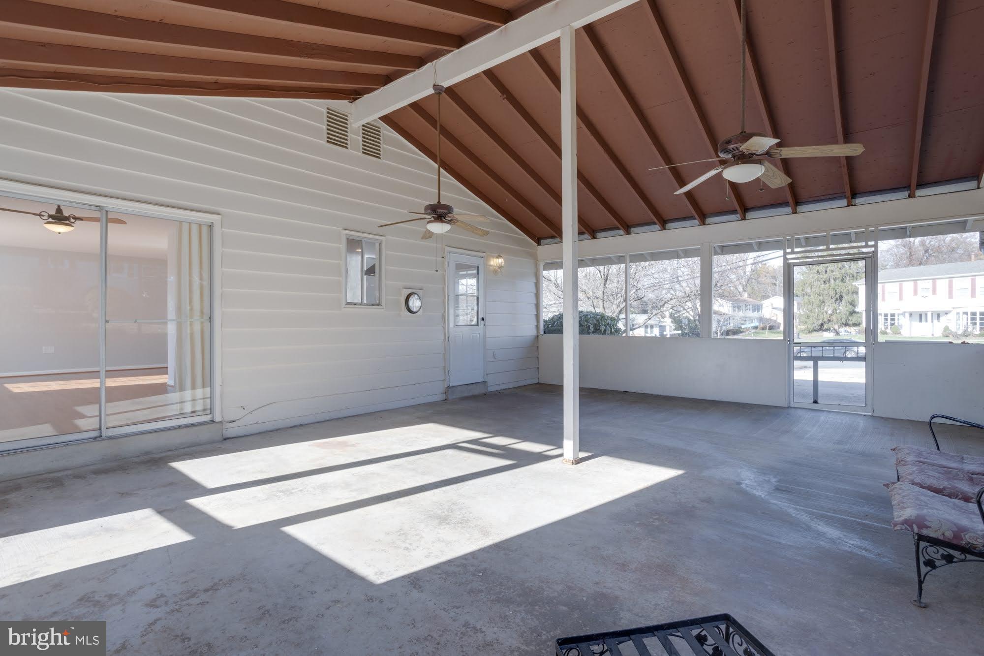 CANTERBURY WOODS - Residential