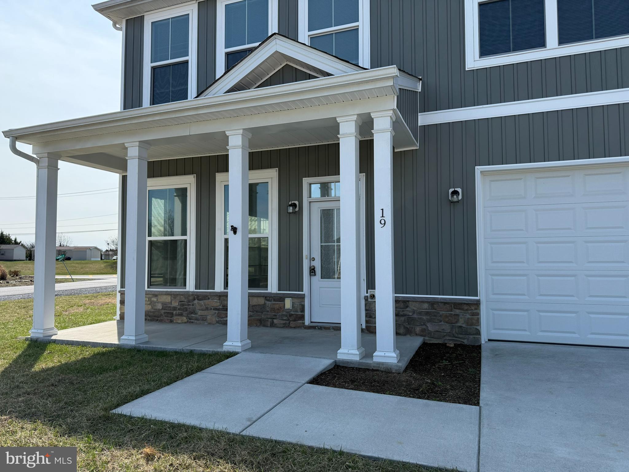 19 BONITA PINE TRAIL