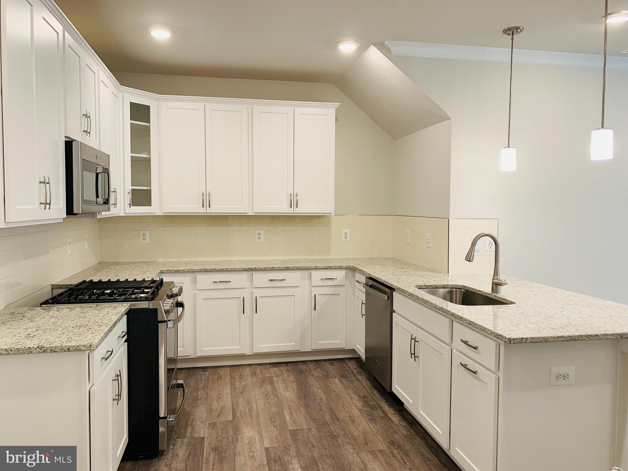 METRO WALK AT MOOREFIELD STATION - Residential Lease