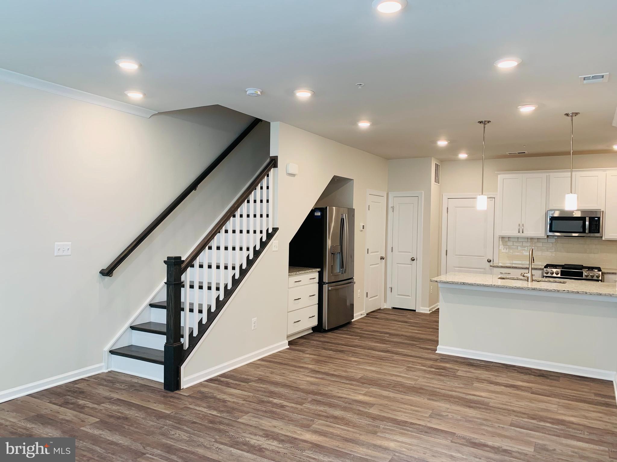 METRO WALK AT MOOREFIELD STATION - Residential Lease
