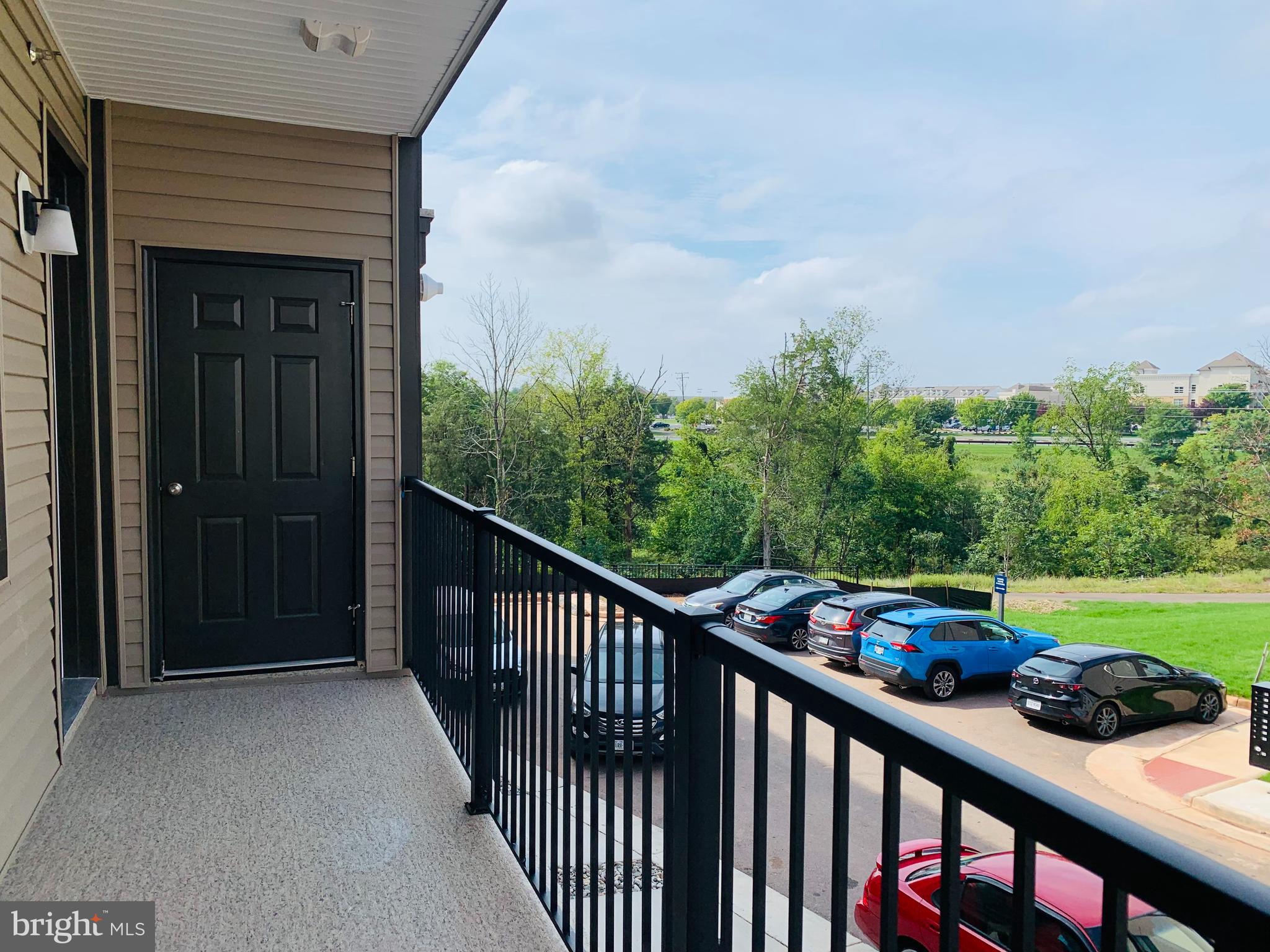 METRO WALK AT MOOREFIELD STATION - Residential Lease