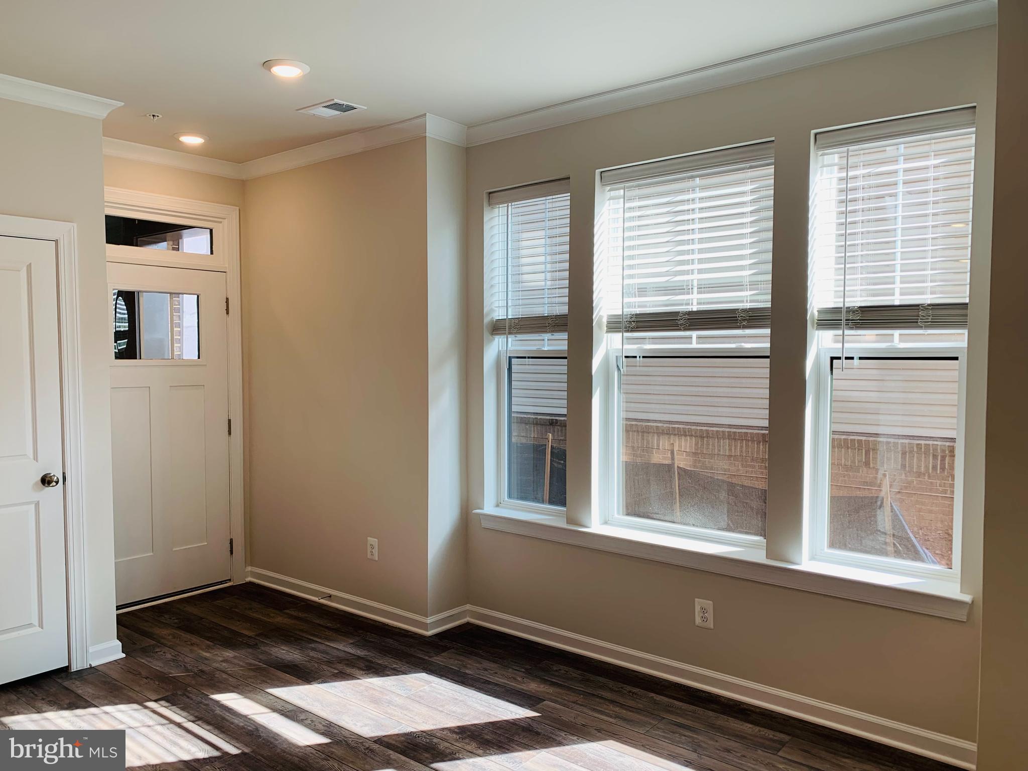 METRO WALK AT MOOREFIELD STATION - Residential Lease