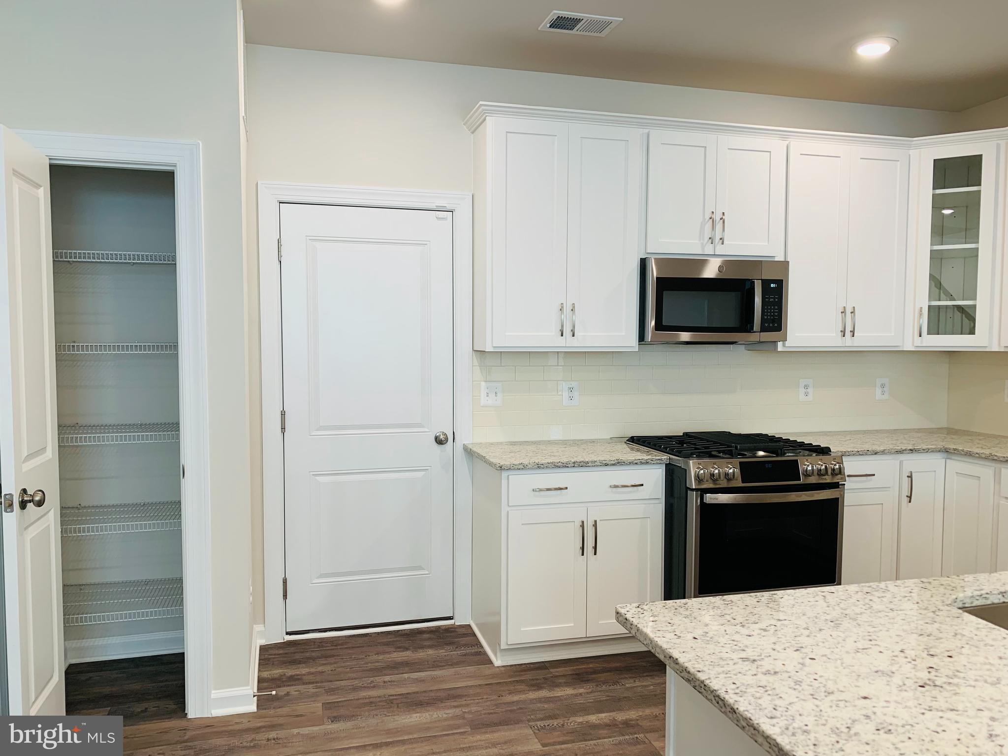 METRO WALK AT MOOREFIELD STATION - Residential Lease