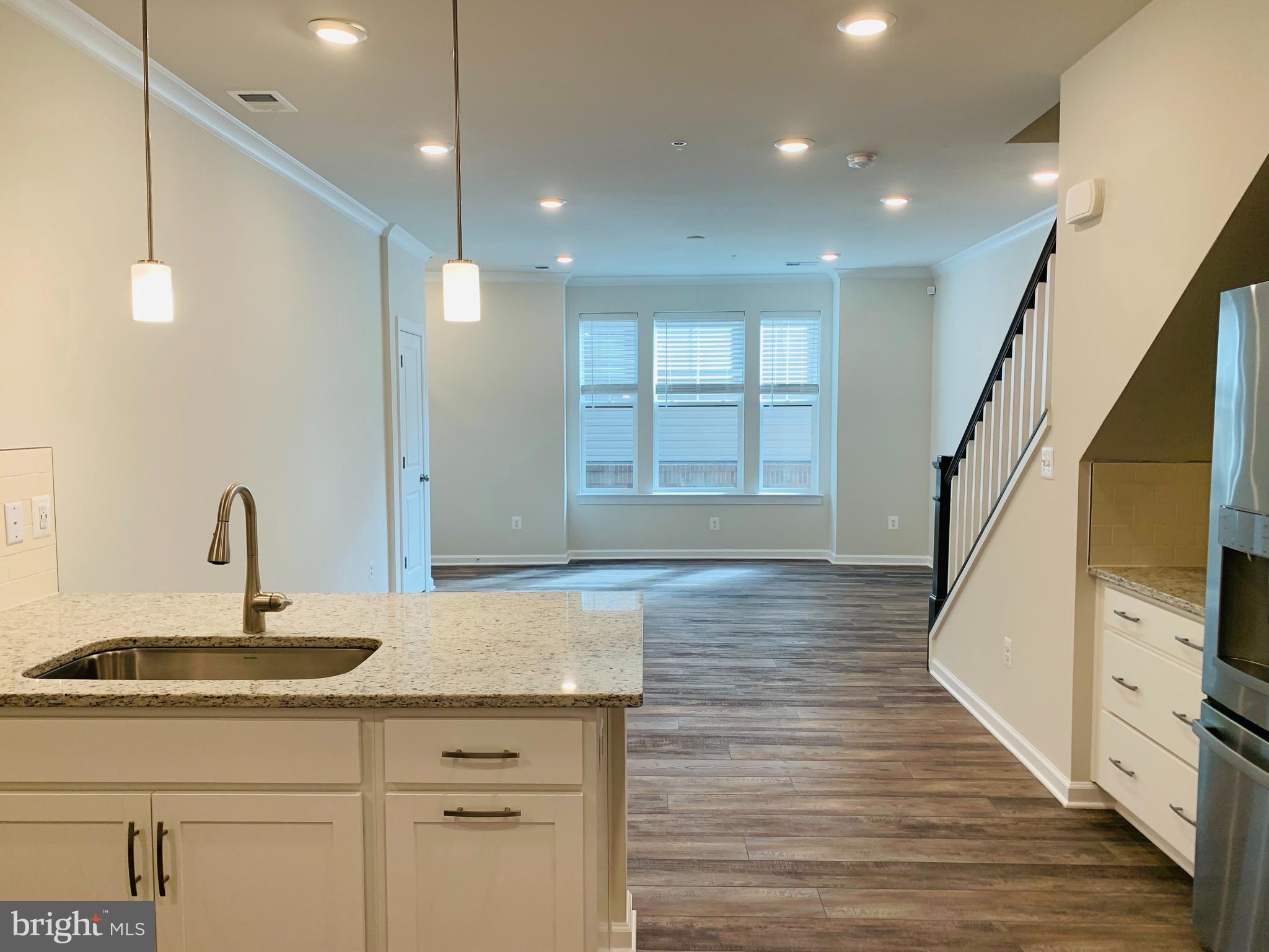 METRO WALK AT MOOREFIELD STATION - Residential Lease