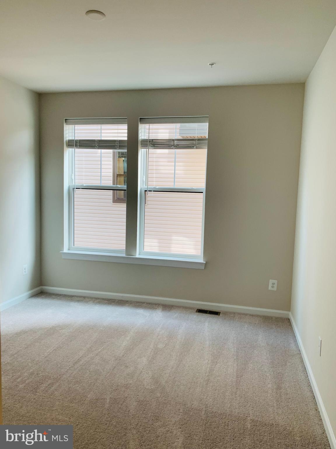 METRO WALK AT MOOREFIELD STATION - Residential Lease