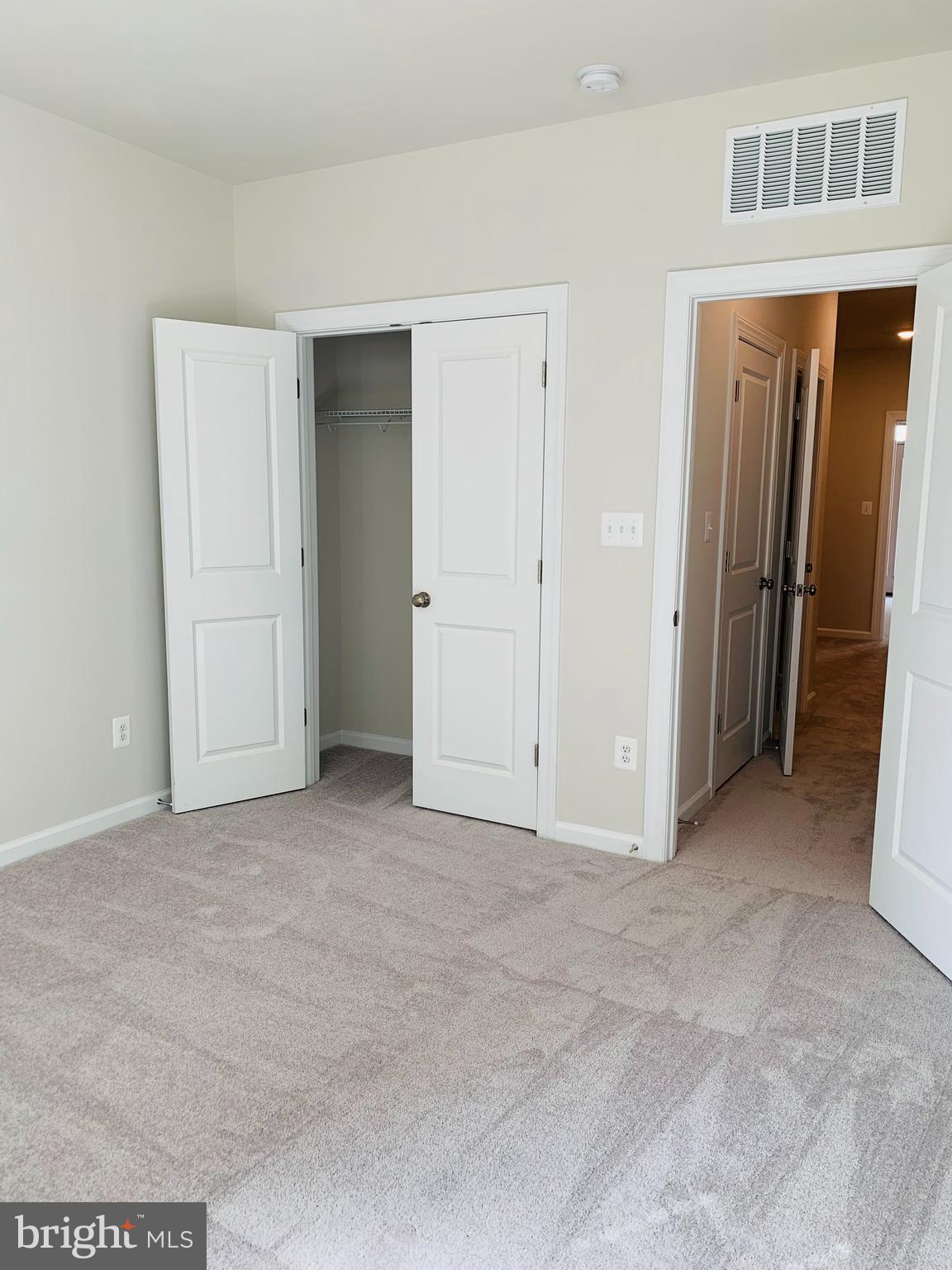 METRO WALK AT MOOREFIELD STATION - Residential Lease