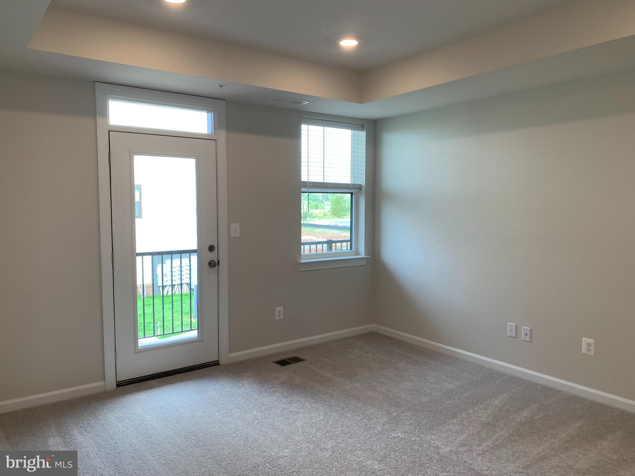 METRO WALK AT MOOREFIELD STATION - Residential Lease