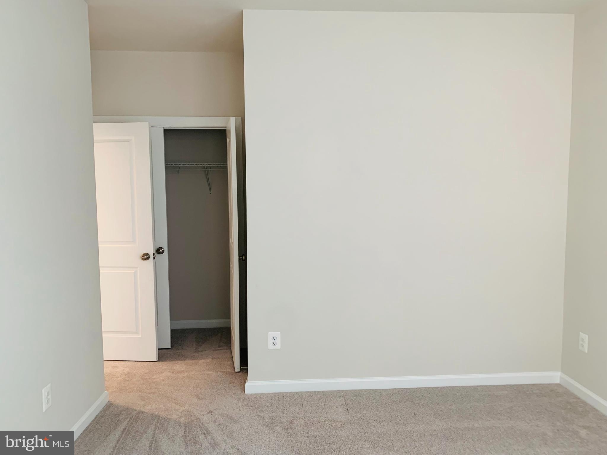 METRO WALK AT MOOREFIELD STATION - Residential Lease