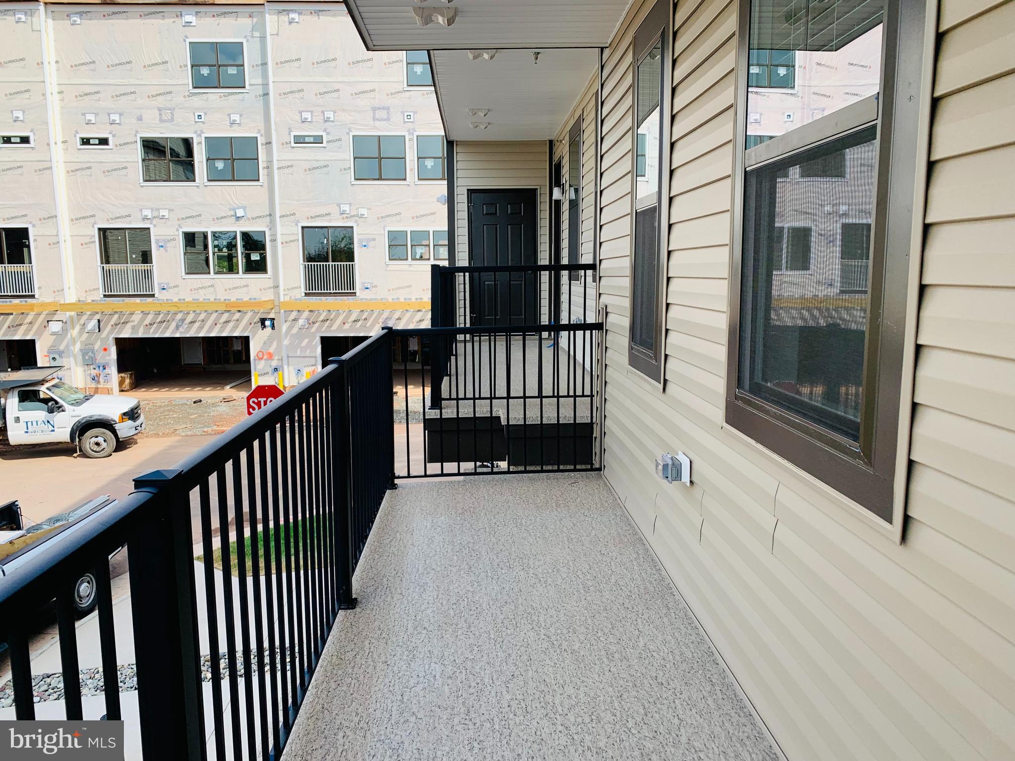 METRO WALK AT MOOREFIELD STATION - Residential Lease