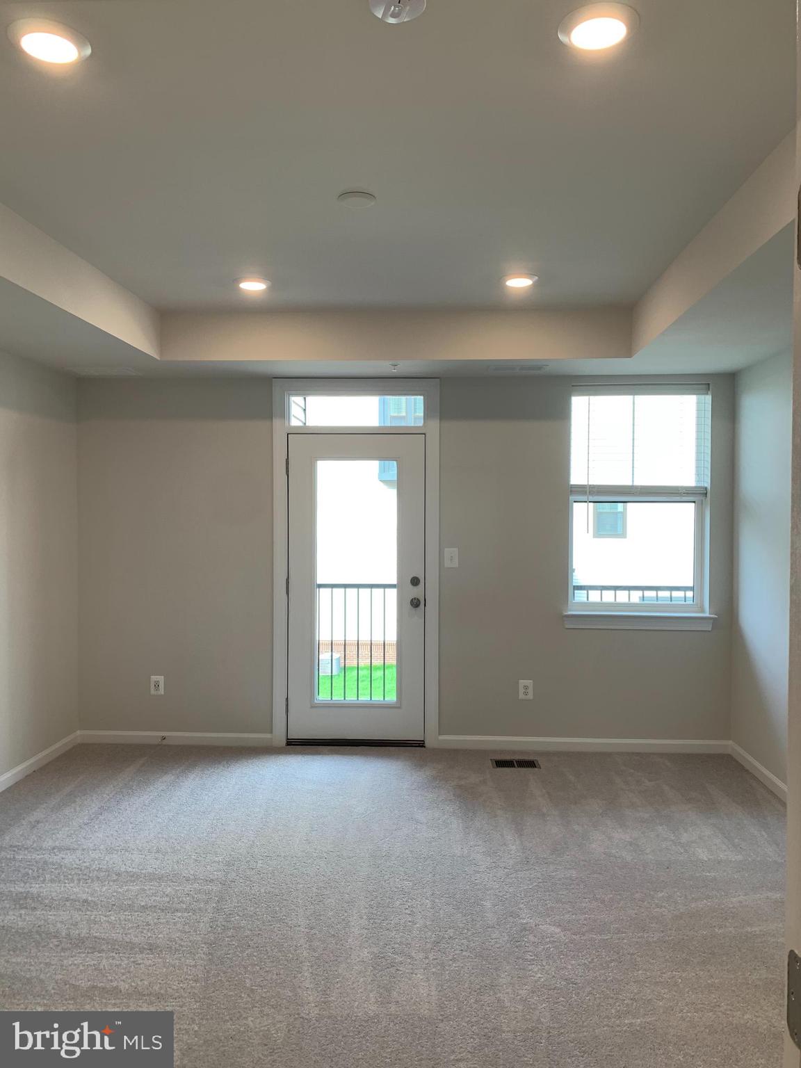 METRO WALK AT MOOREFIELD STATION - Residential Lease