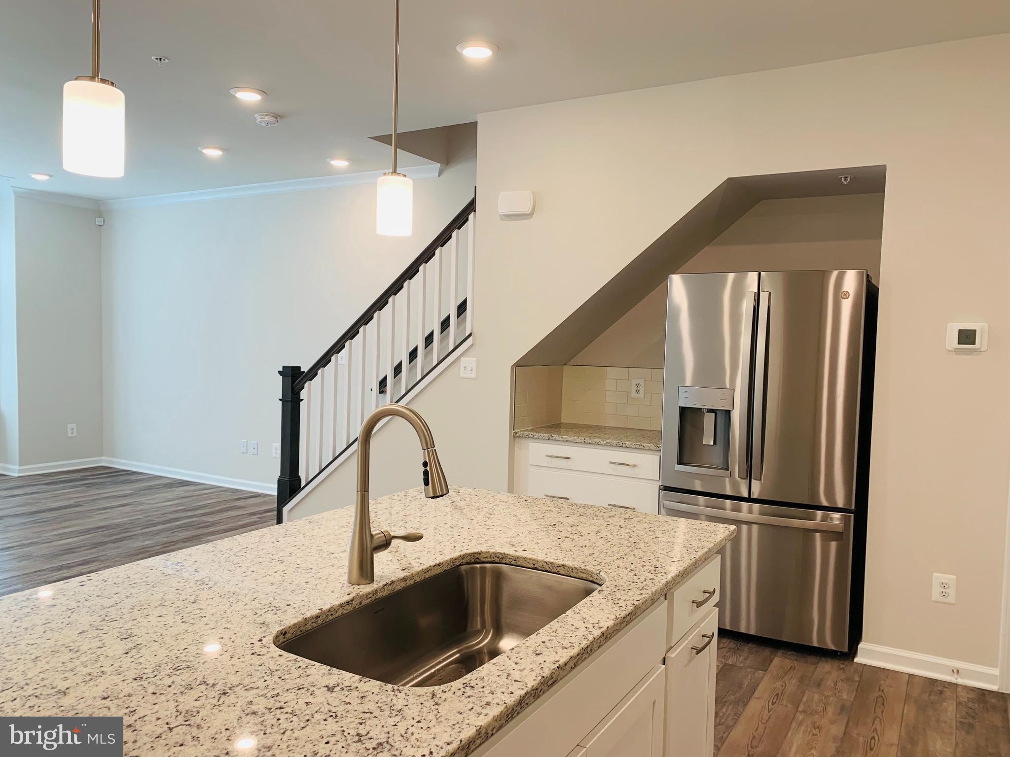 METRO WALK AT MOOREFIELD STATION - Residential Lease