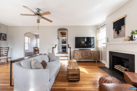 A home in WAYNESBORO