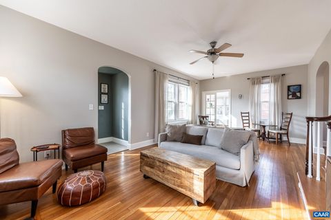 A home in WAYNESBORO
