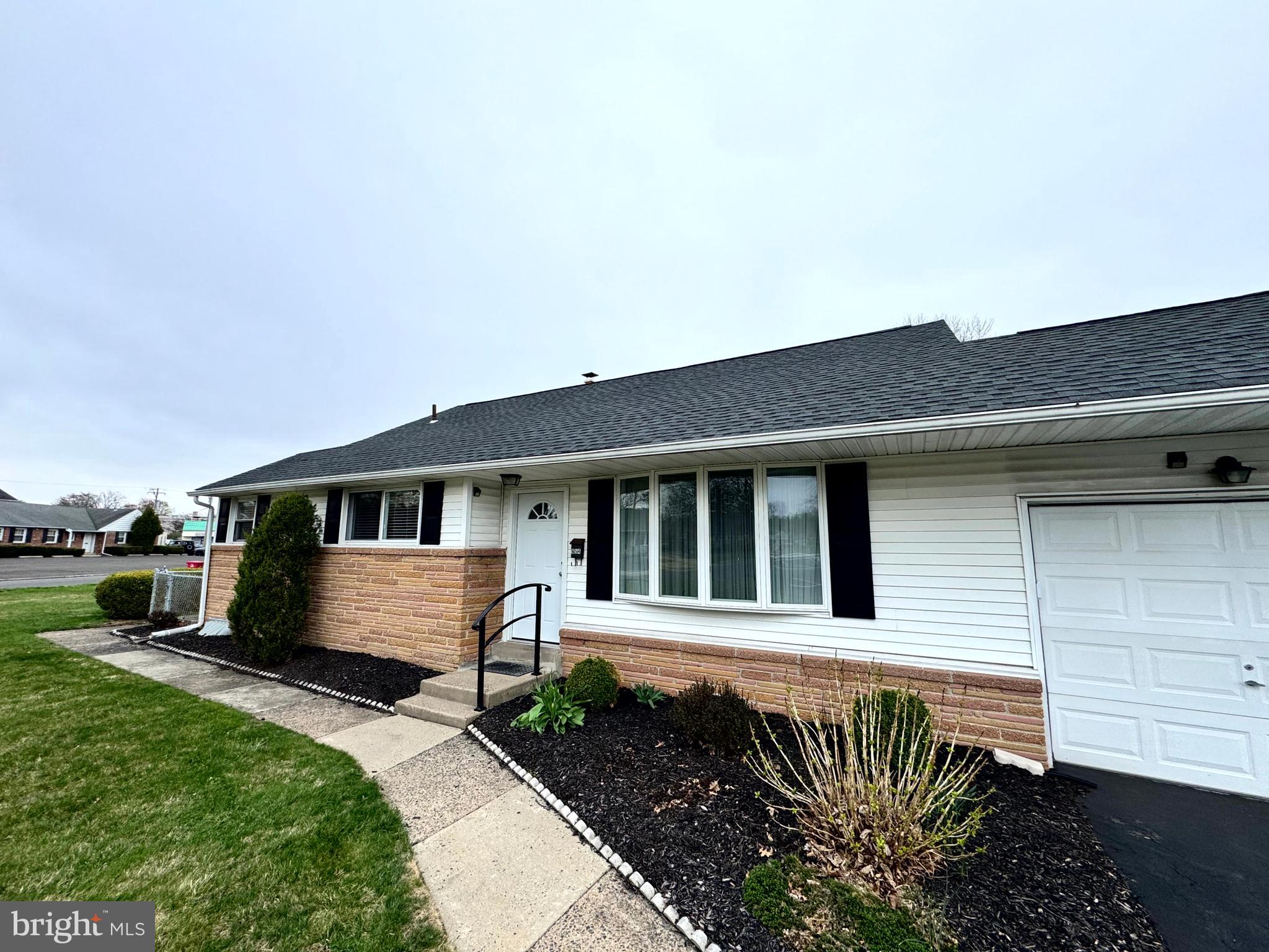 WARMINSTER VIL - Residential