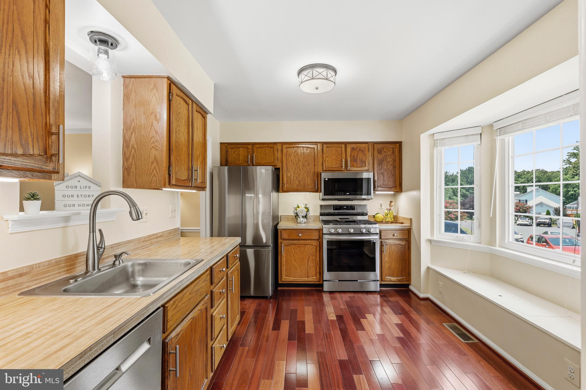 10127 SCHOOLHOUSE WOODS COURT