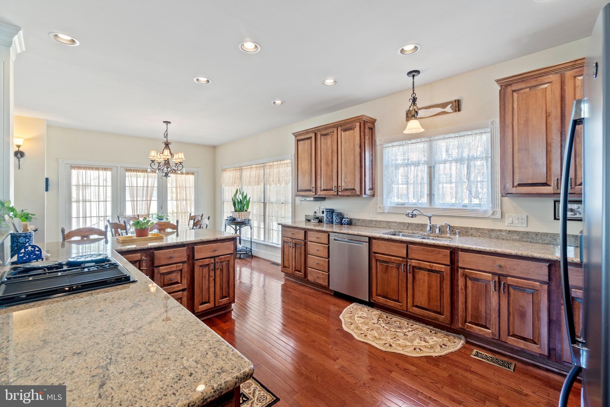 COLLEGE HEIGHTS - Residential