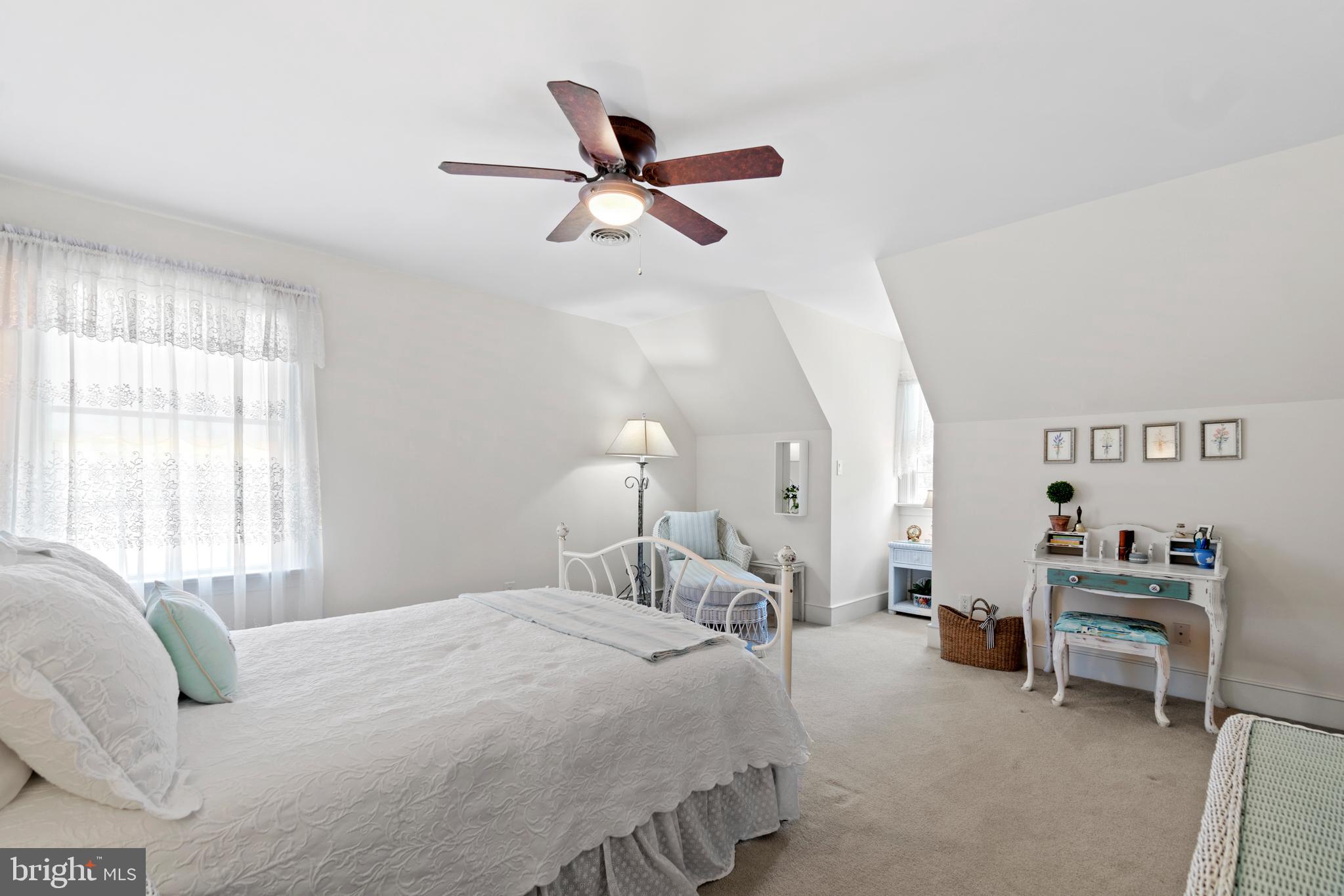 COLLEGE HEIGHTS - Residential