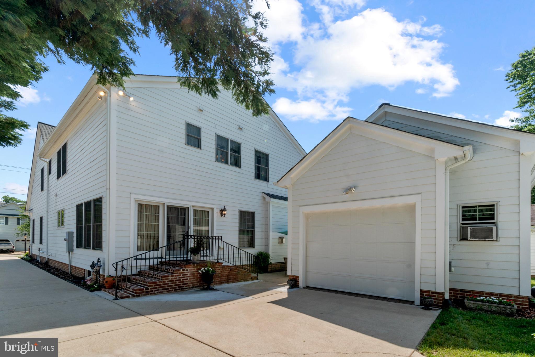 COLLEGE HEIGHTS - Residential