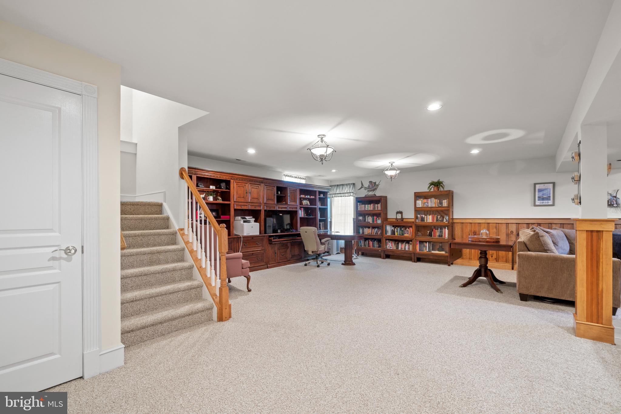 COLLEGE HEIGHTS - Residential