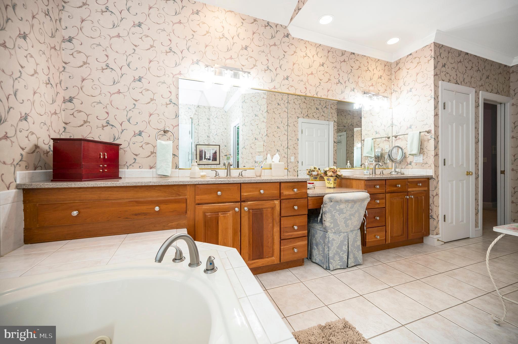 LAKE OF THE WOODS - Residential