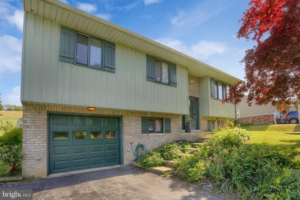 Photo of 514 BLUE LN, COLUMBIA, PA 17512 (MLS # PALA2035066)