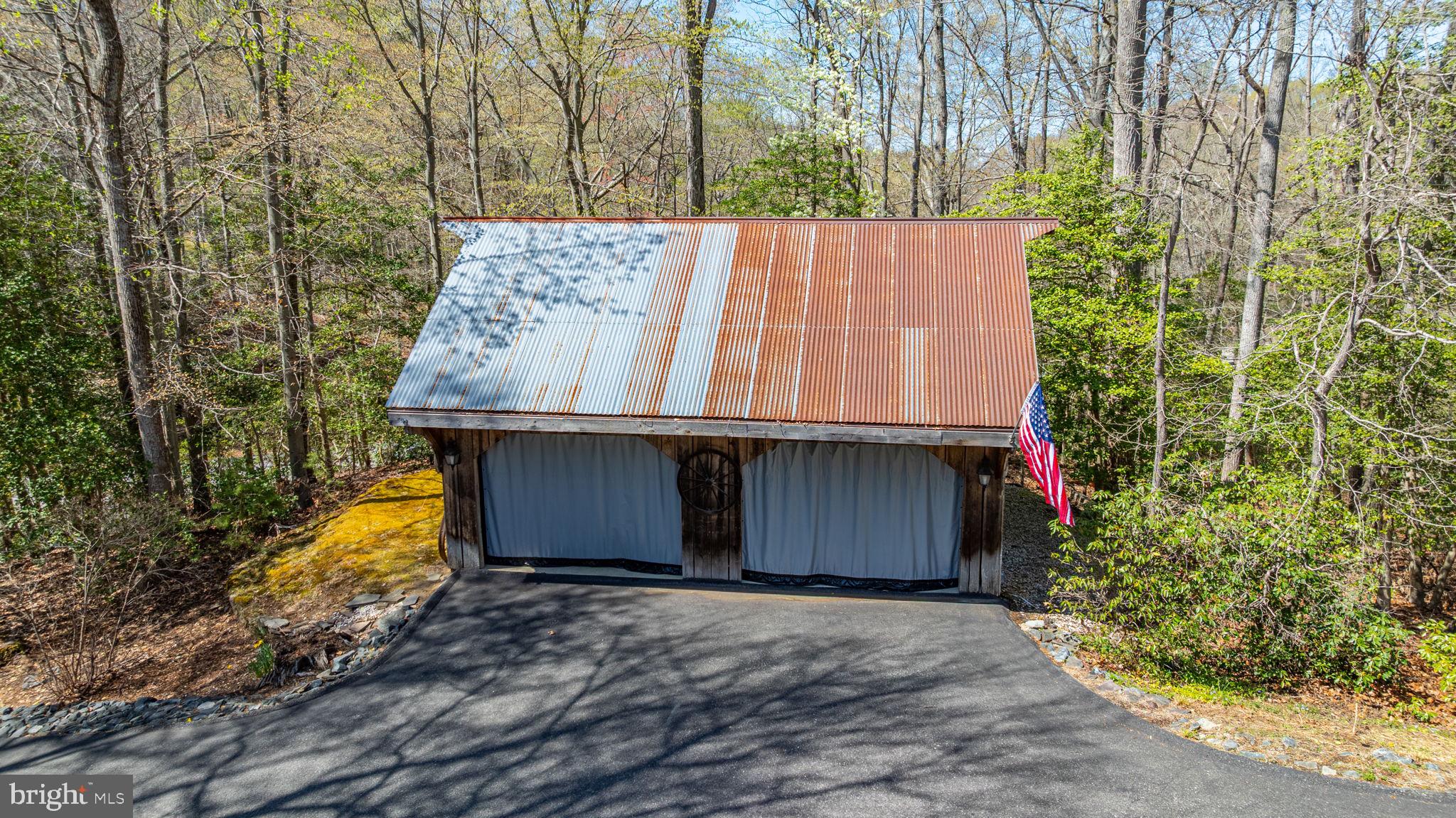 FERRY LANDING WOODS - Residential Lease