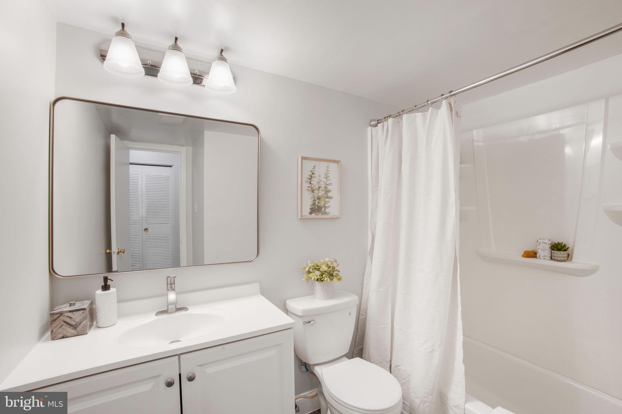 POTOMAC OAKS - Residential